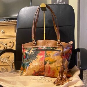 Patricia Nash Vibrant Floral Shoulder Bag, the dust bag is included.